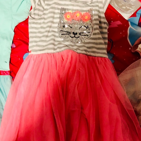 Dresses - Picture 5 of 6